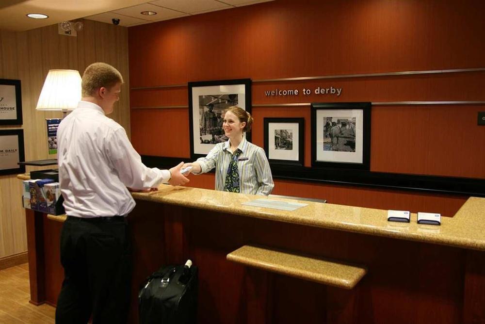 Hampton Inn Derby-Wichita Southeast Интерьер фото