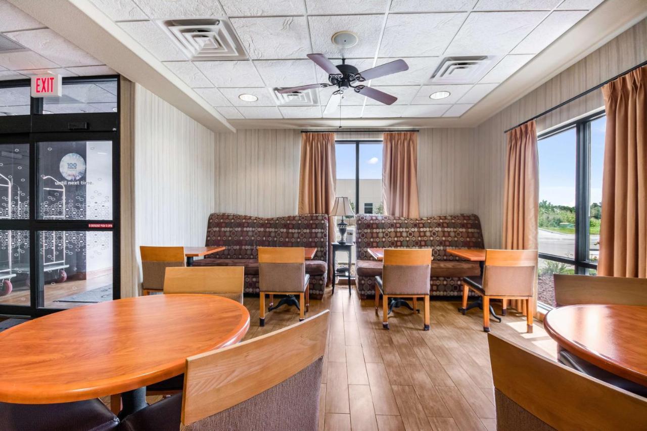 Hampton Inn Derby-Wichita Southeast Экстерьер фото