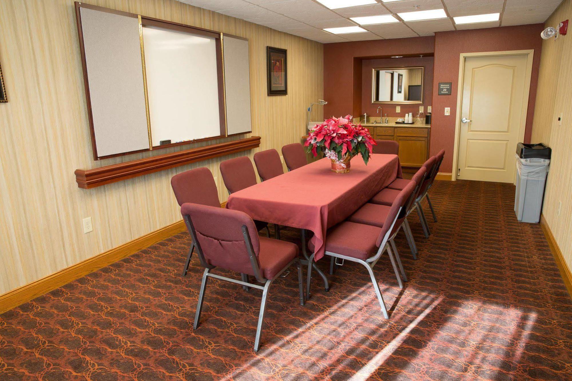 Hampton Inn Derby-Wichita Southeast Экстерьер фото